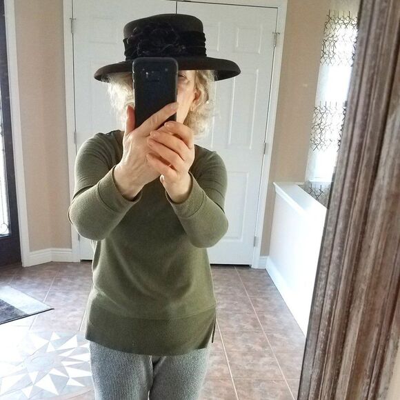 Sherel\'s hat with decorations